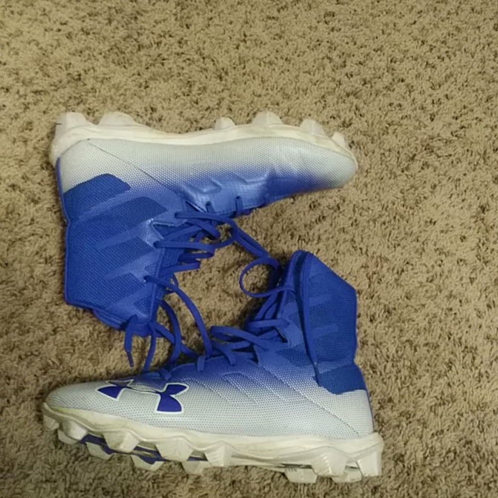 Football cleats